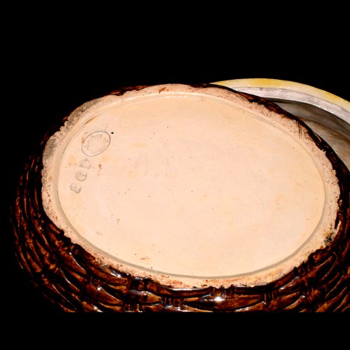 hugo lonitz majolica hen tureen