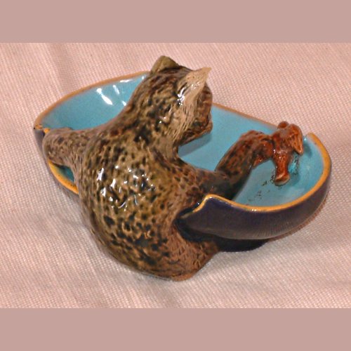 g jones majolica cat ashtray