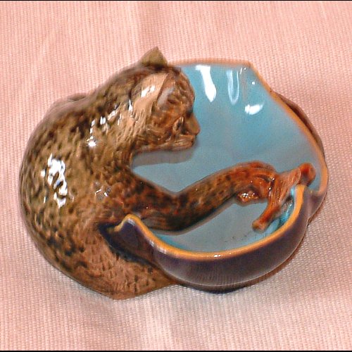 g jones majolica cat ashtray